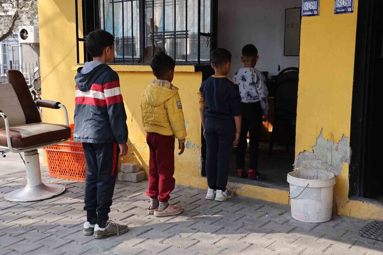 Kocagürlü çocuklara bayram tıraşları Efeler Belediyesi’nden
