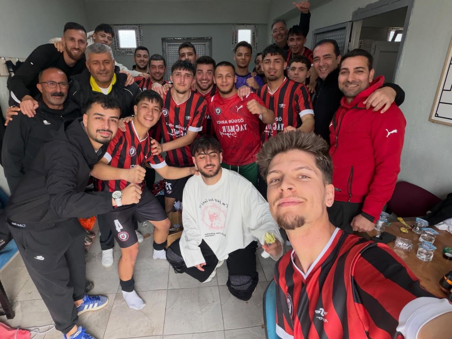 Koçarlı Belediyespor şampiyonluğunu ilan etti
Koçarlı Belediyespor şampiyonluğunu ilan etti