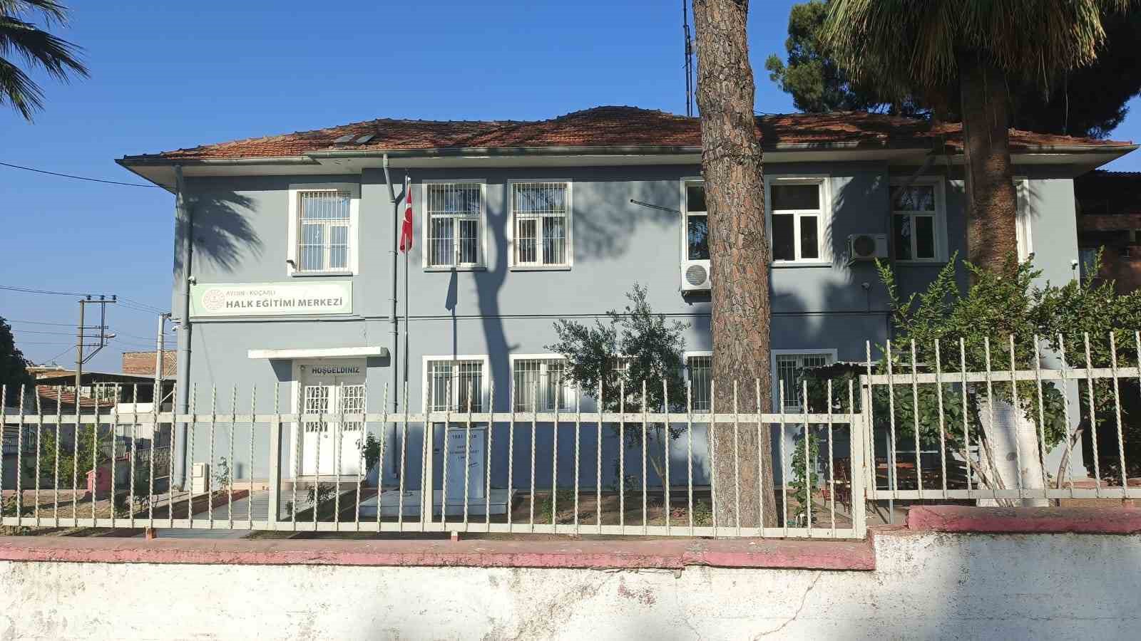 Koçarlı Halk Eğitimi Merkezi’nden Açık Öğretim kayıt duyurusu
Koçarlı Halk Eğitimi Merkezi’nden Açık Öğretim kayıt duyurusu