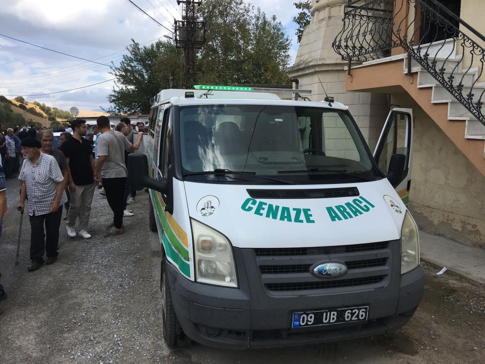 Koçarlı’da bir günde 4 kişi hayatını kaybetti
Koçarlı’da bir günde 4 kişi hayatını kaybetti