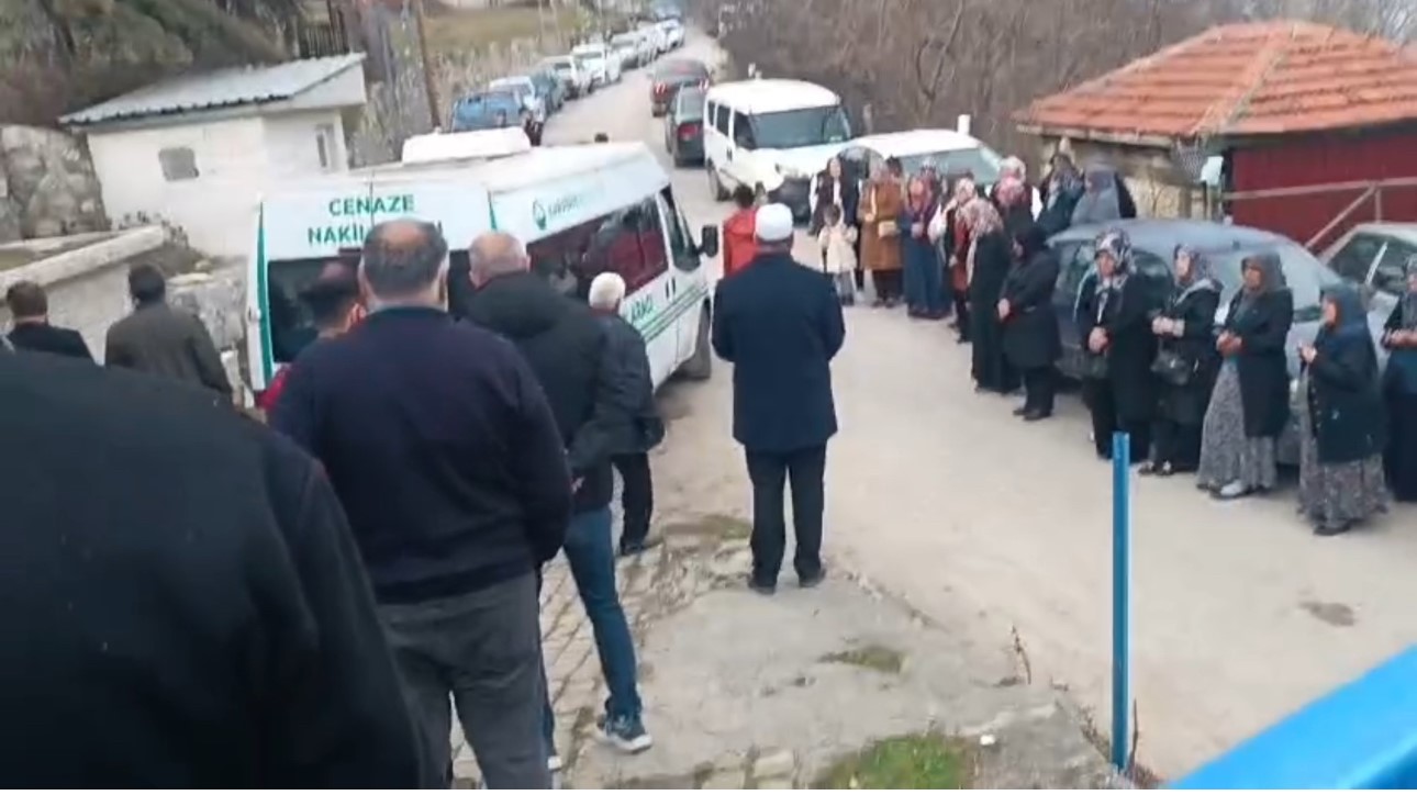 Kocası toprağa kendisi de hapse girdi
