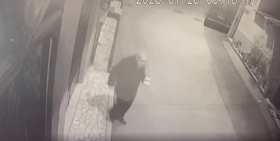 Kocasını öldürüp satırla 15 parçaya böldü, kayıp ihbarında bulundu
