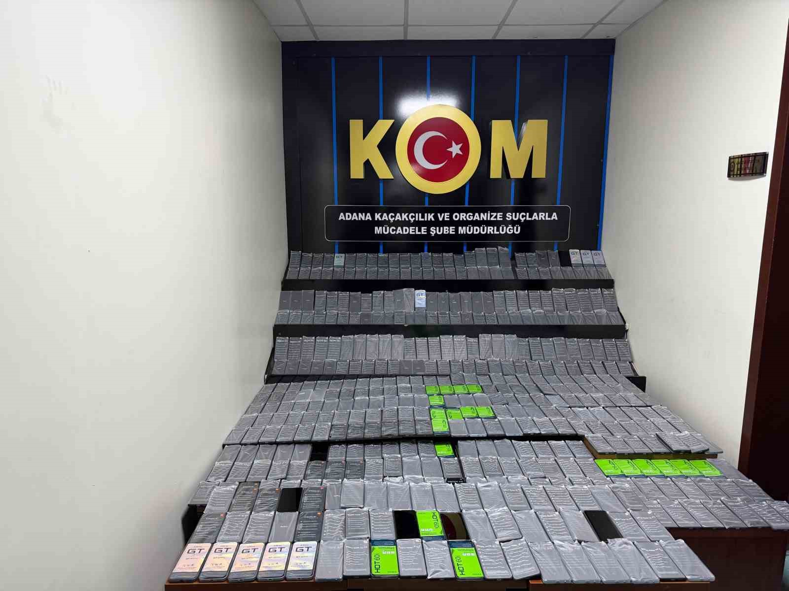 Kolilerden su değil kaçak telefonlar çıktı
