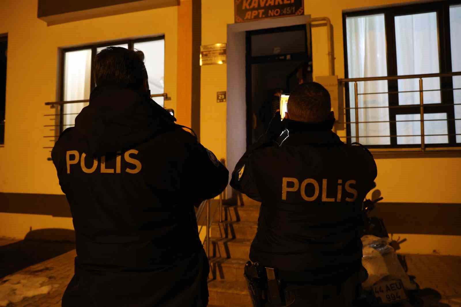 Kombi bacası yerinden çıktı: 8 kişi doğal gazdan zehirlendi
