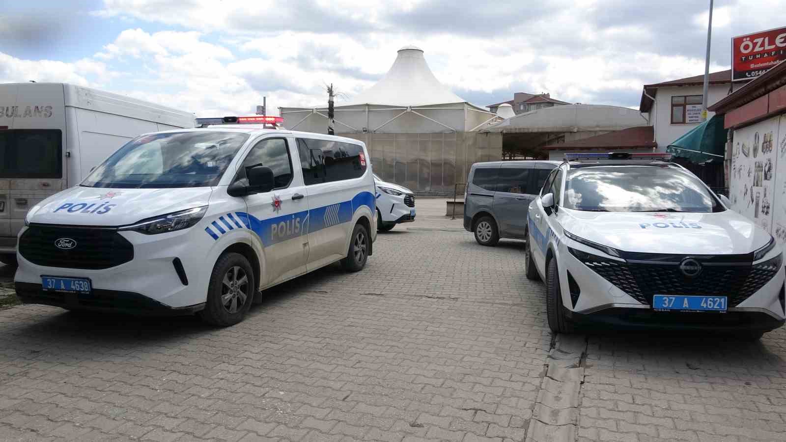 Komşular ihbarda bulundu, polis çilingirle kapıyı açtı: Günlerdir kayıp olan adam ölü bulundu
