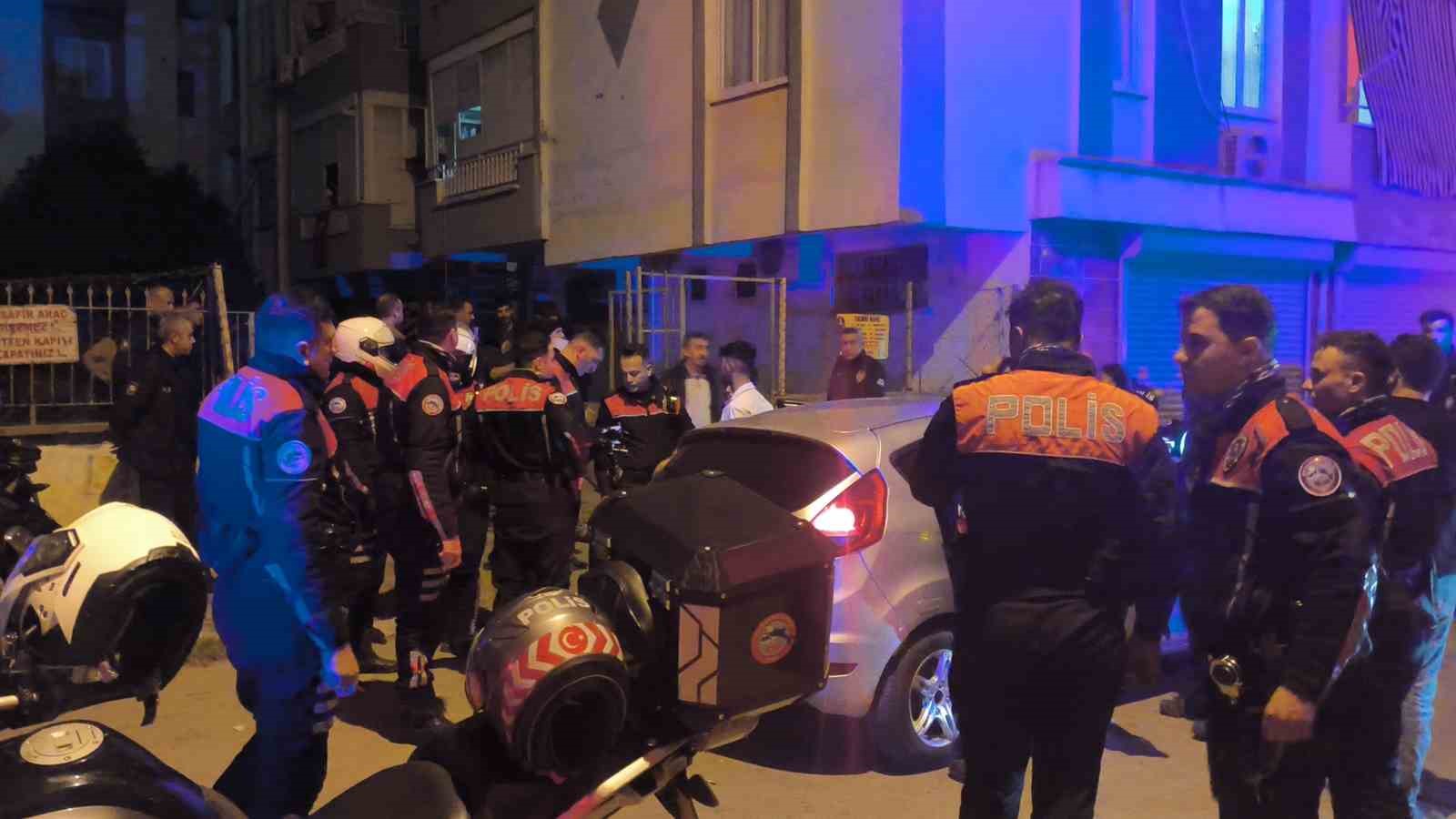 Komşuların tartışması silahlı kavgaya dönüştü: 2 yaralı
