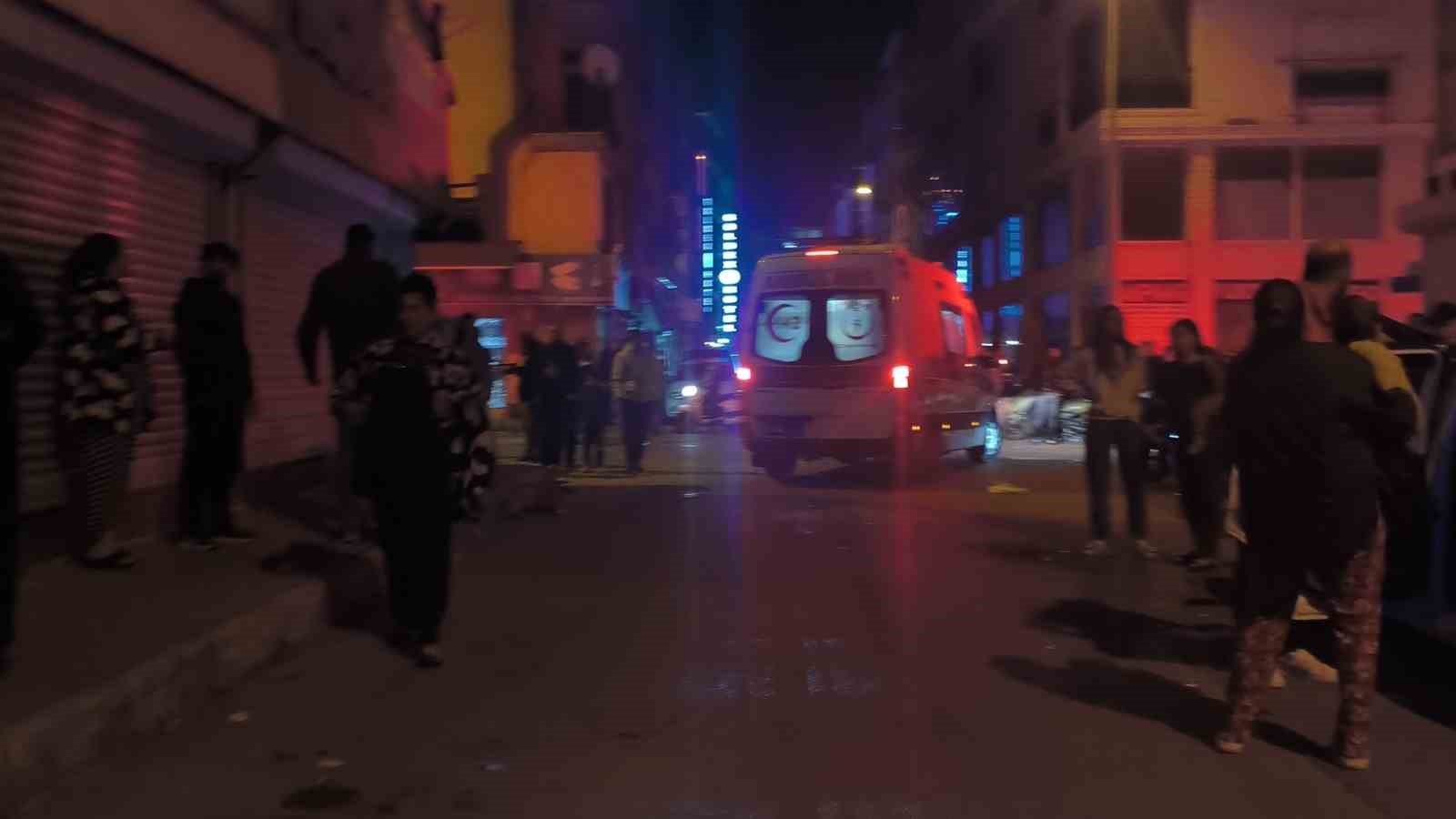 Komşuların tartışması silahlı kavgaya dönüştü: 2 yaralı
