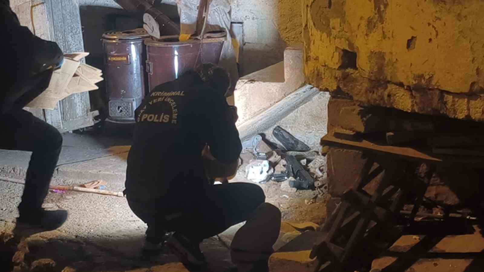 Komşuların tartışması silahlı kavgaya dönüştü: 2 yaralı
