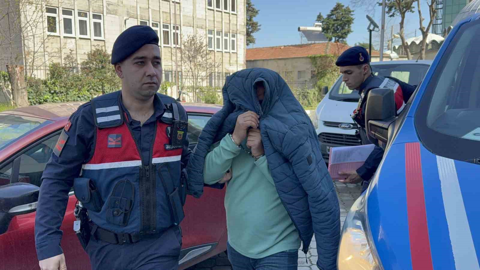 Komşusunu silahla tehdit eden şahıs tutuklandı
