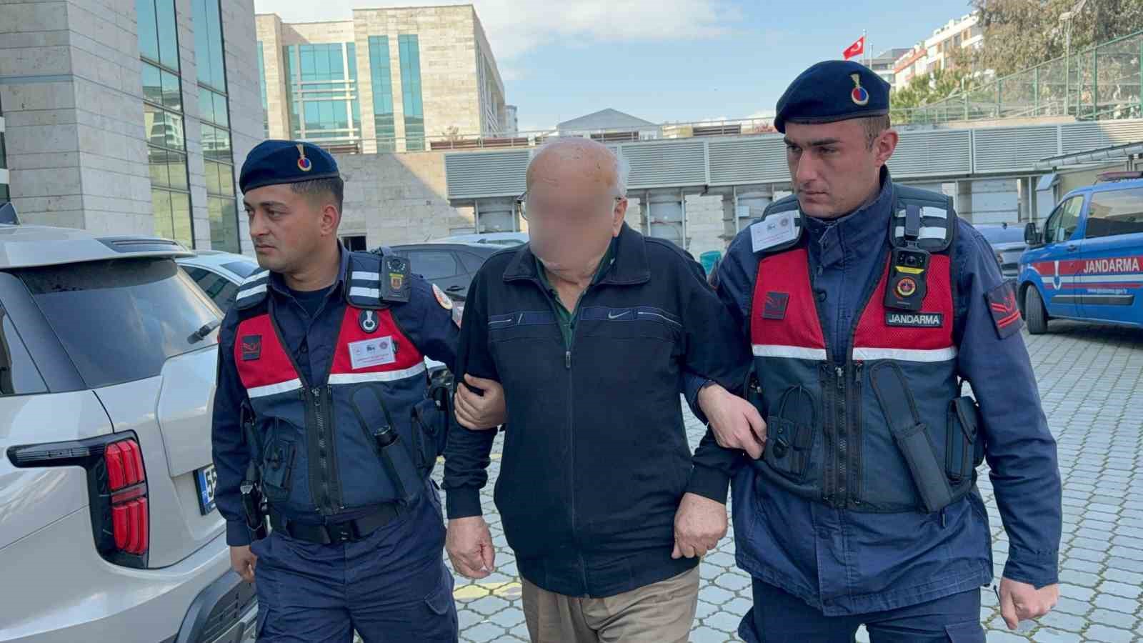 Komşuyu tüfekle tehdit eden yaşlı adam gözaltına alındı
