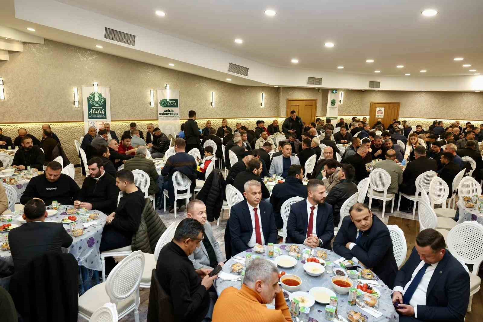 KONESOB Başkanı Karabacak: "Birliğimiz ve kardeşliğimiz daim olsun"
KONESOB Başkanı Karabacak: "Birliğimiz ve kardeşliğimiz daim olsun"