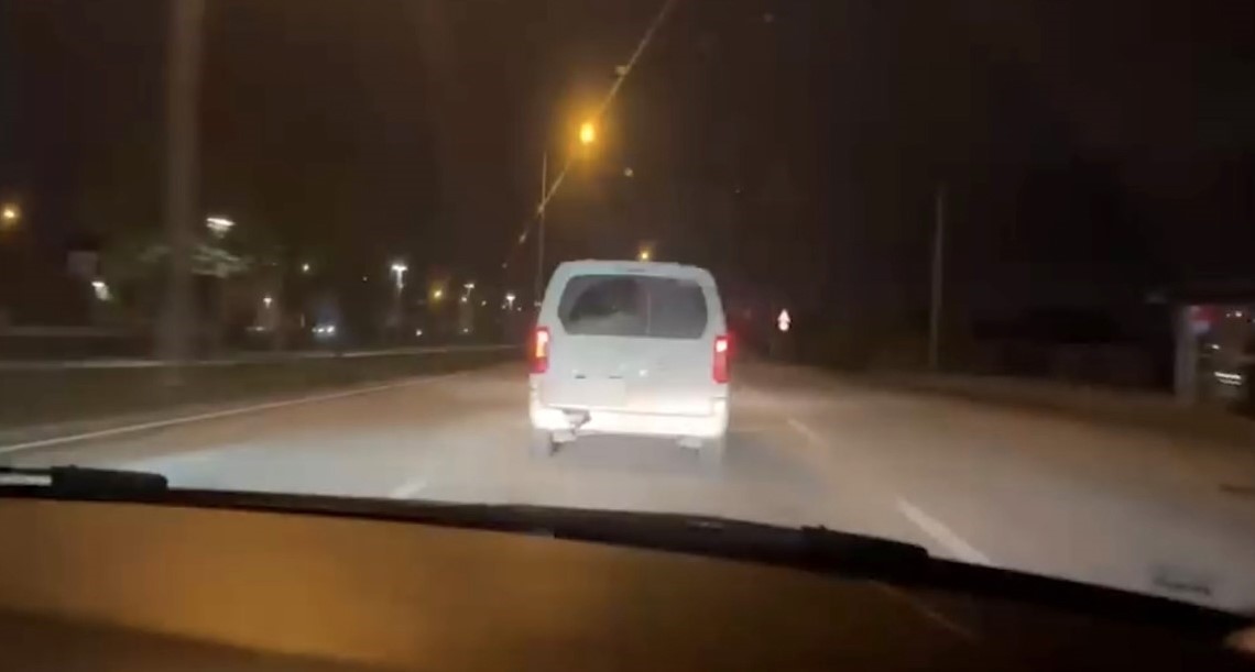 Kontakta anahtarı görüp gözlerine inanamadılar: Kargo aracını çaldılar
