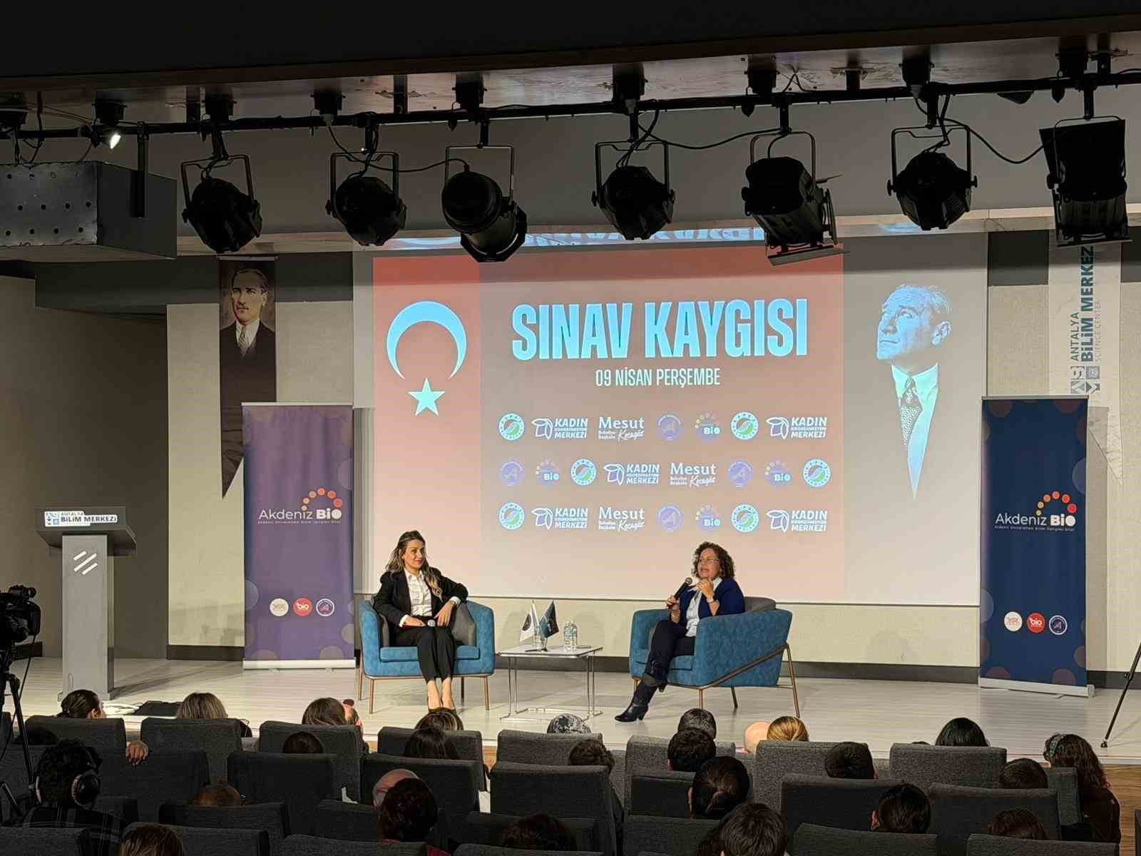 Kontrol edilemeyen sınav kaygısı öğrencilerde fiziksel ve zihinsel etkilere sebep oluyor
Kontrol edilemeyen sınav kaygısı öğrencilerde fiziksel ve zihinsel etkilere sebep oluyor