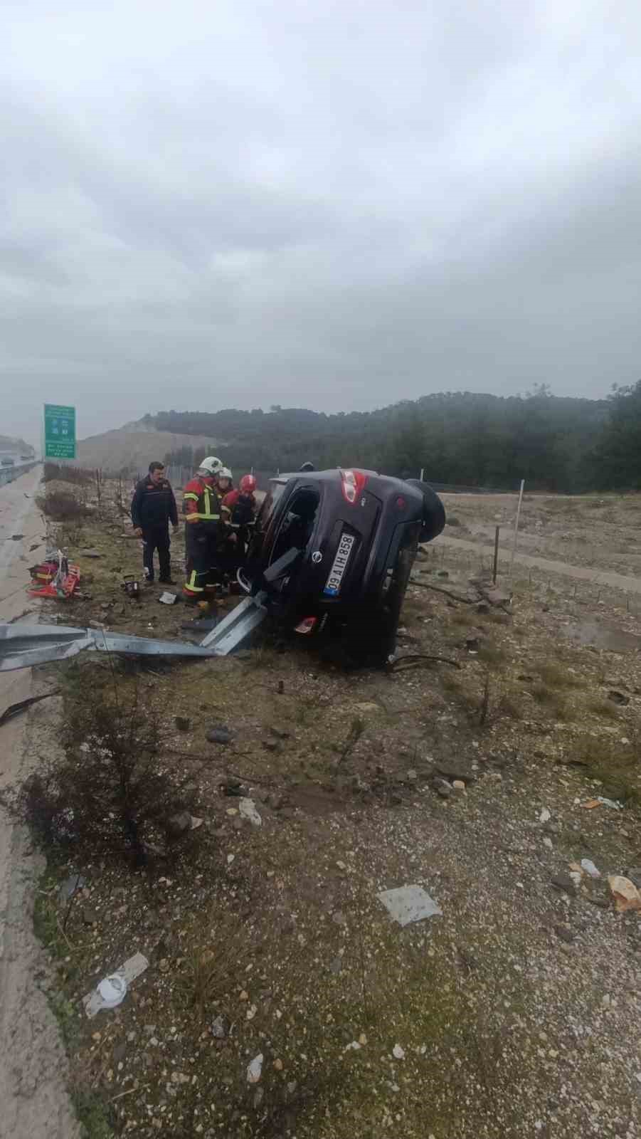 Kontrolden çıkan araç bariyere çarptı: 2 ölü
