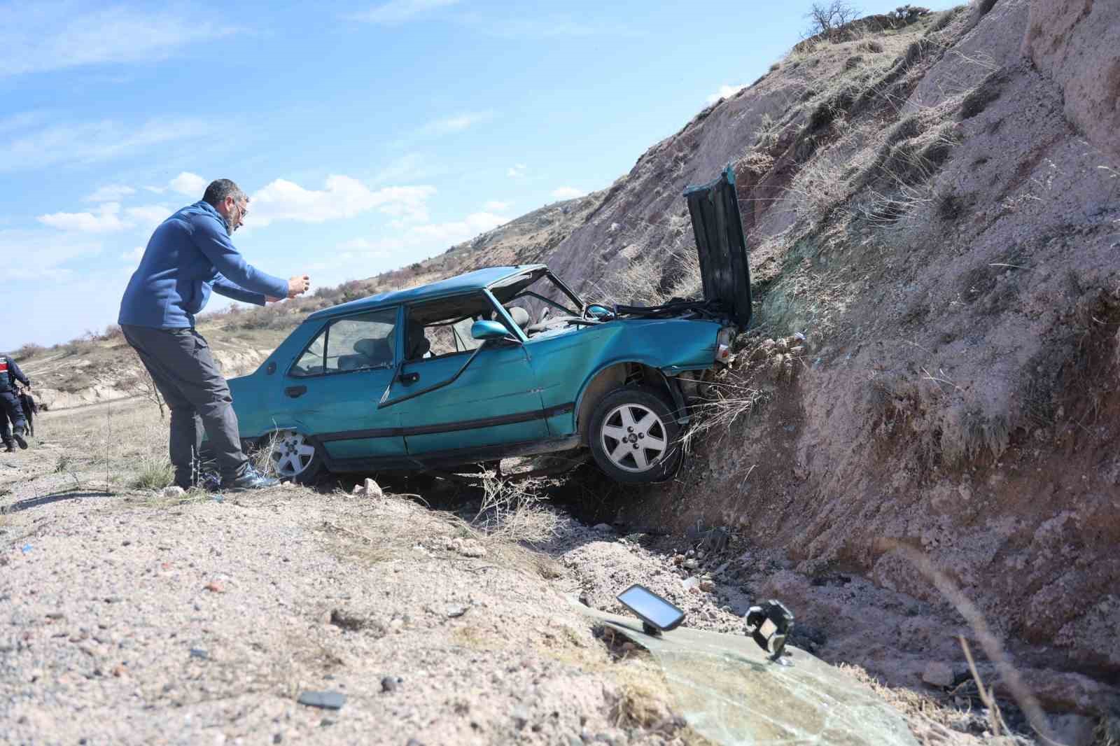 Kontrolden çıkan Fiat Tofaş otomobil karşı şeride geçti: 1 yaralı
