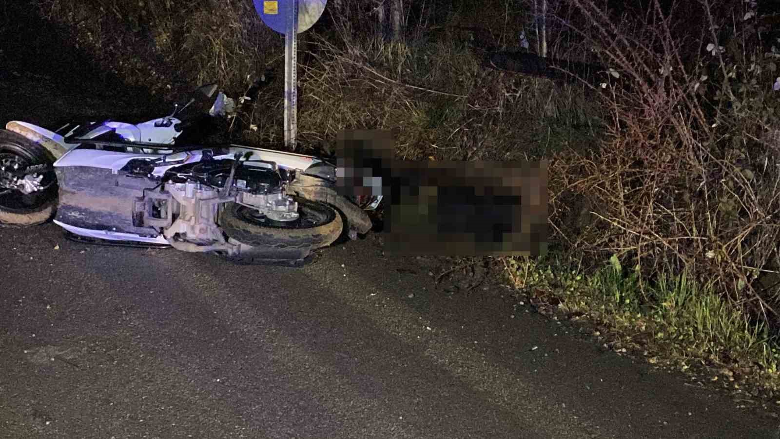Kontrolden çıkan motosiklet devrildi: 1 ölü
