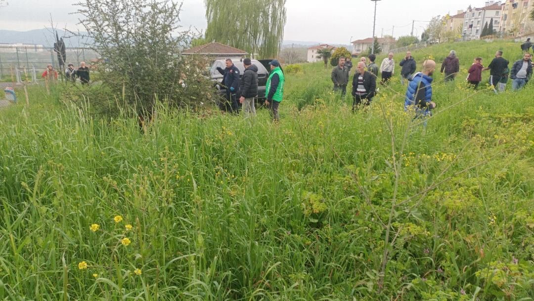 Kontrolden çıkan otomobil, kaldırımda yürüyen 17 yaşındaki genci hayattan kopardı
