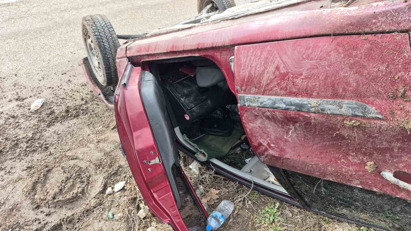 Kontrolden çıkan otomobil takla attı
