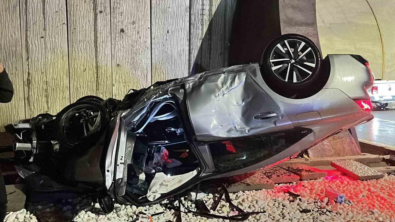 Kontrolden çıkan otomobil tünel girişinde takla attı: 1 yaralı
