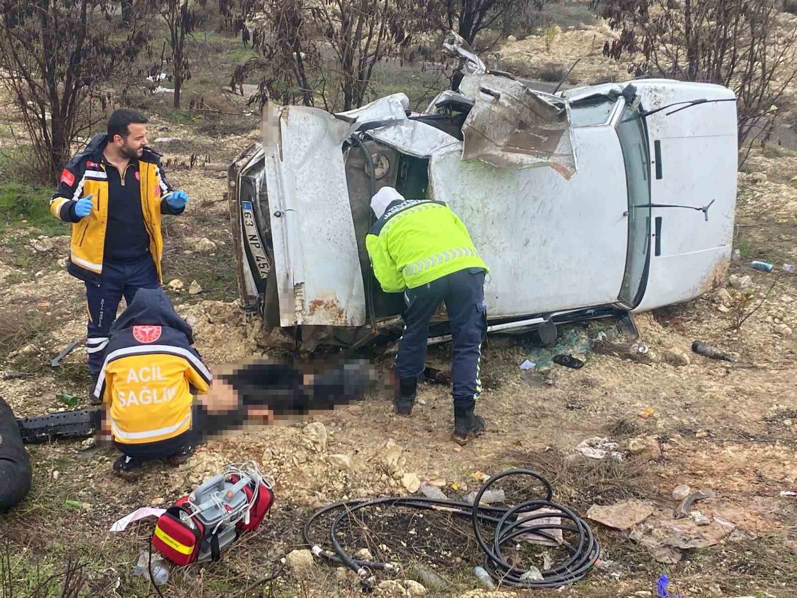 Kontrolden çıkarak şarampole uçan otomobilin sürücüsü hayatını kaybetti
