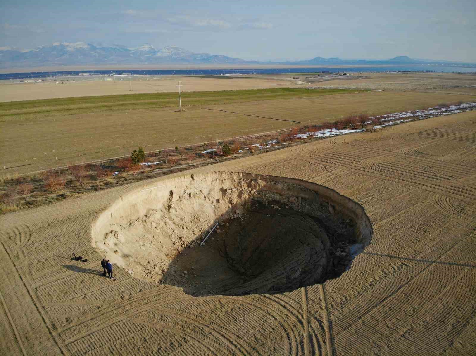Kontrolsüz ve yoğun yeraltı suyu kullanımının bedeli: Ovadaki obruklar
