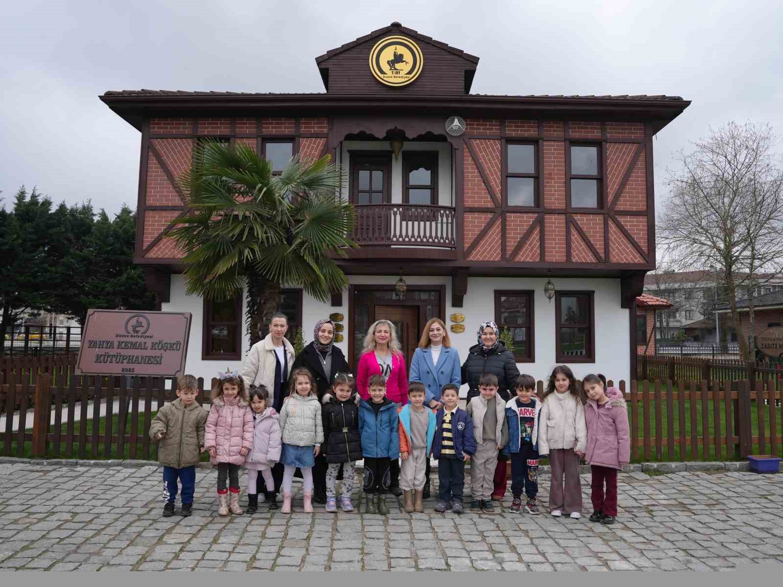 Konukları bu kez minikler oldu
