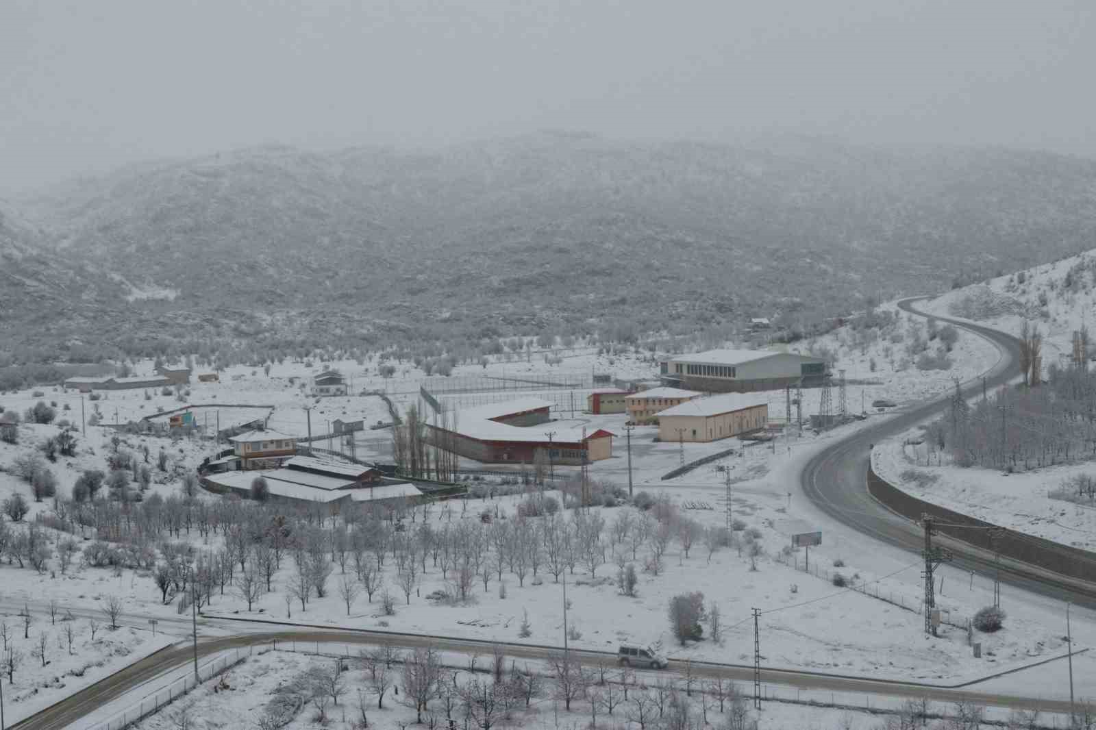 Konya beyaza büründü
