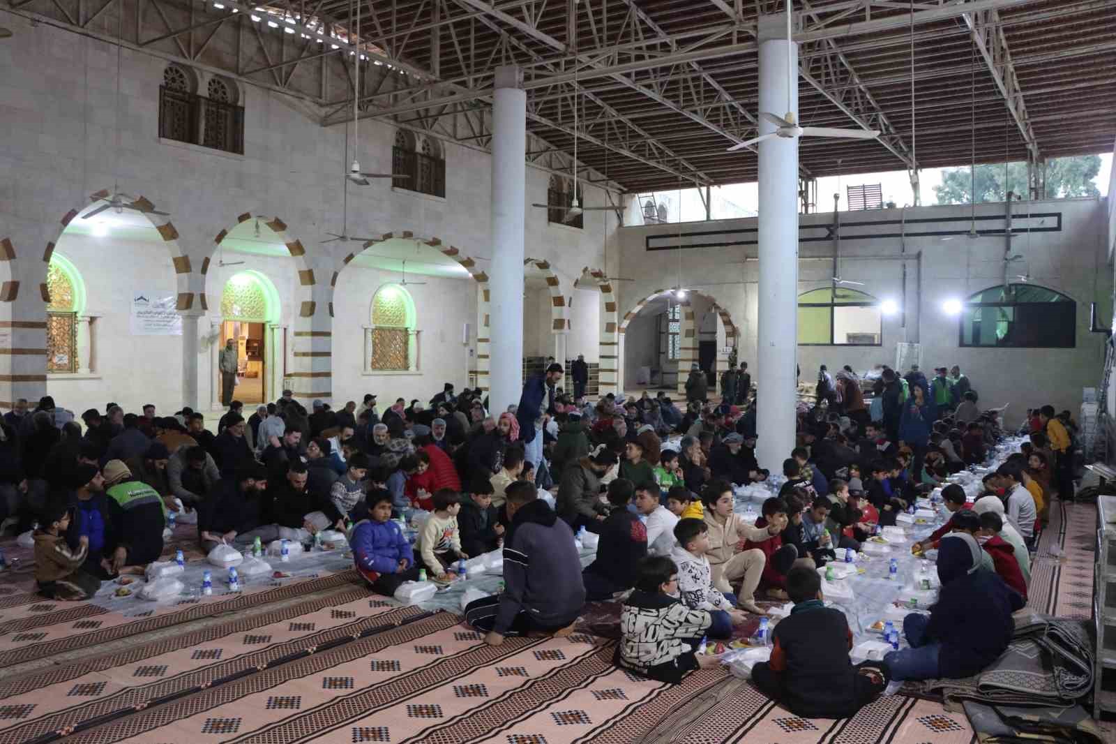 Konya Büyükşehir, Suriye’de iftar sofraları kuruyor
