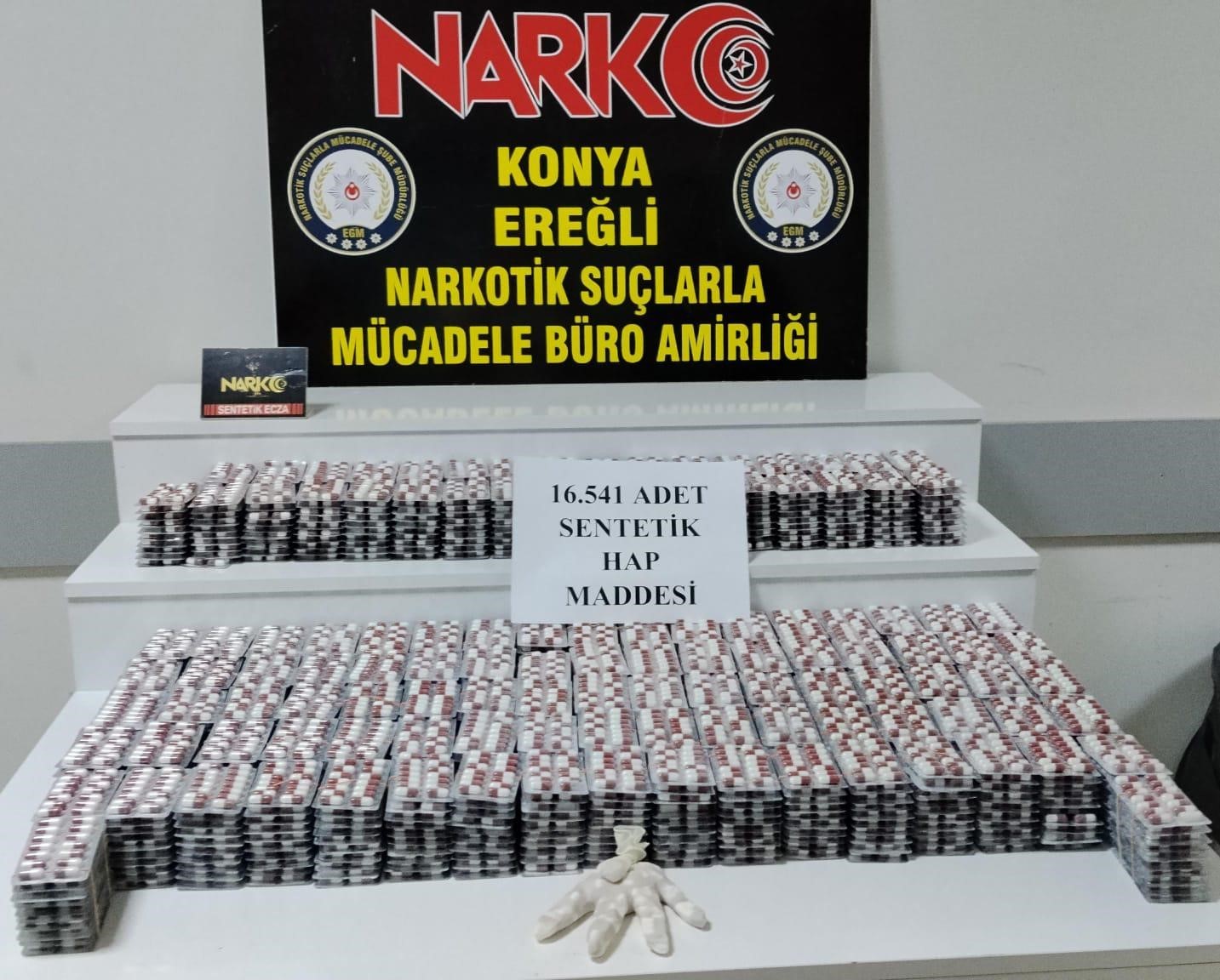 Konya polisinden zehir sevkiyatına darbe: Binlerce hap ele geçirildi
