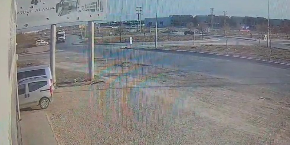 Konya’da 1 polis memurunun şehit olduğu 2 polisin yaralandığı kazaya neden olan sürücü hakim karşısında
