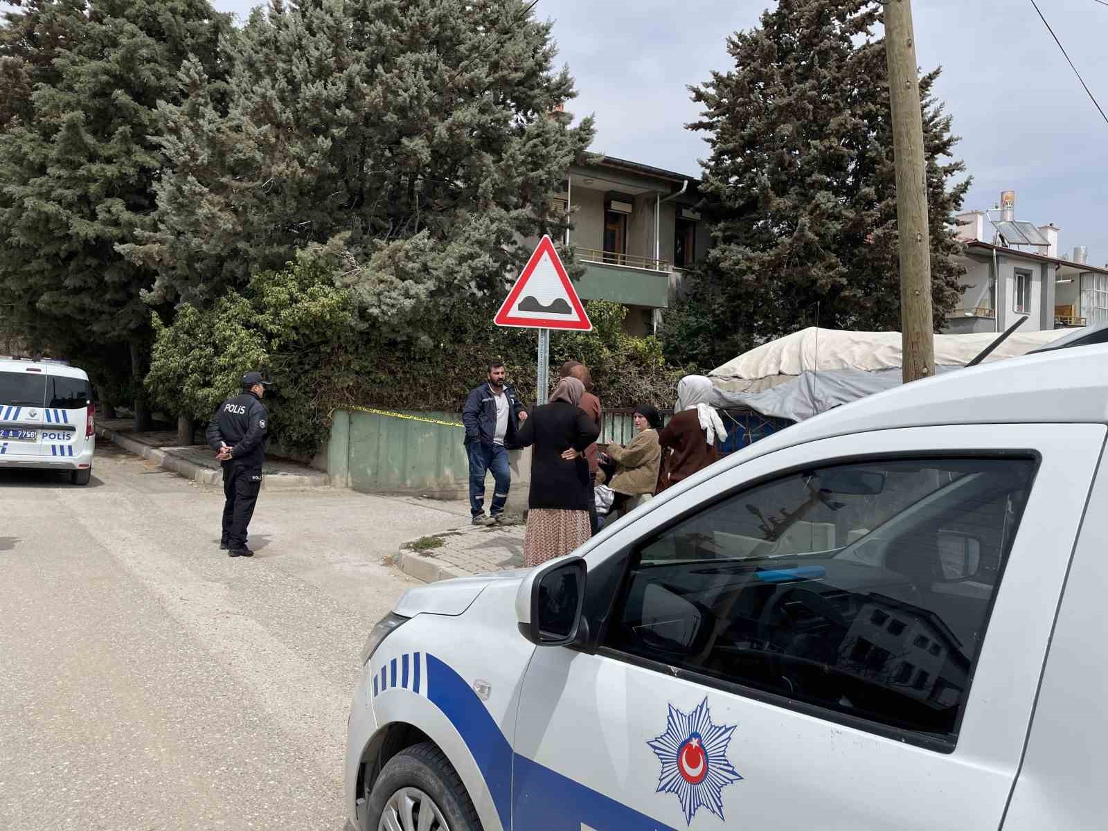 Konya’da 2 binada oluşan çatlaklar sonrası vatandaşlar tahliye edildi
