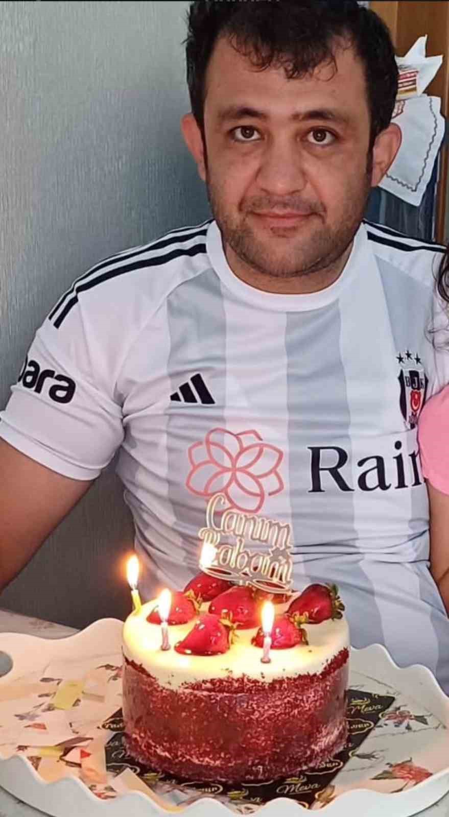 Konya’da 229 kilometre hızla Mevlüt öğretmenin ölümüne sebep olan sürücüye 21 yıl hapis cezası
Konya’da 229 kilometre hızla Mevlüt öğretmenin ölümüne sebep olan sürücüye 21 yıl hapis cezası