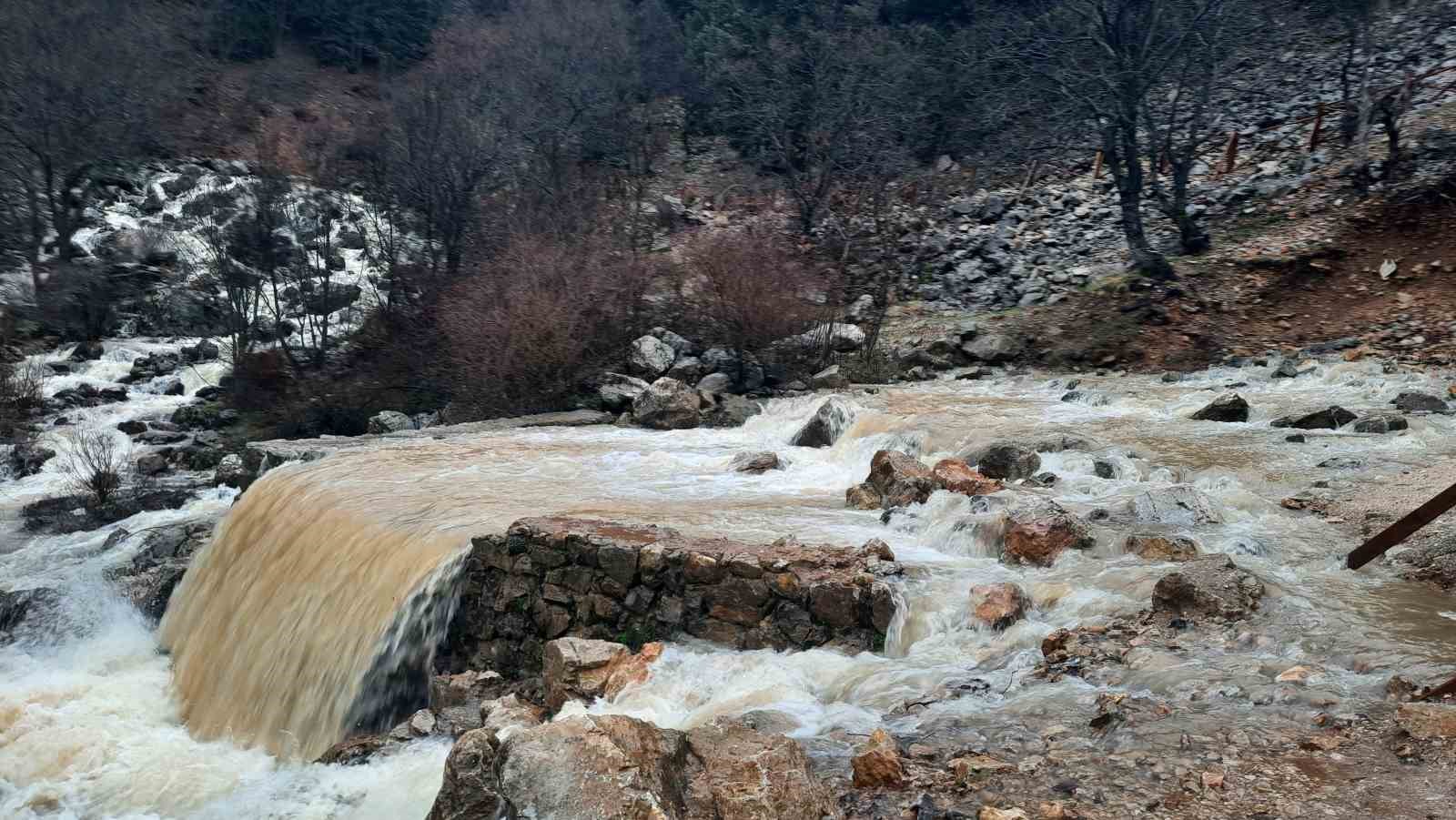 Konya’da Aygırdibi kaynağı erken coştu
