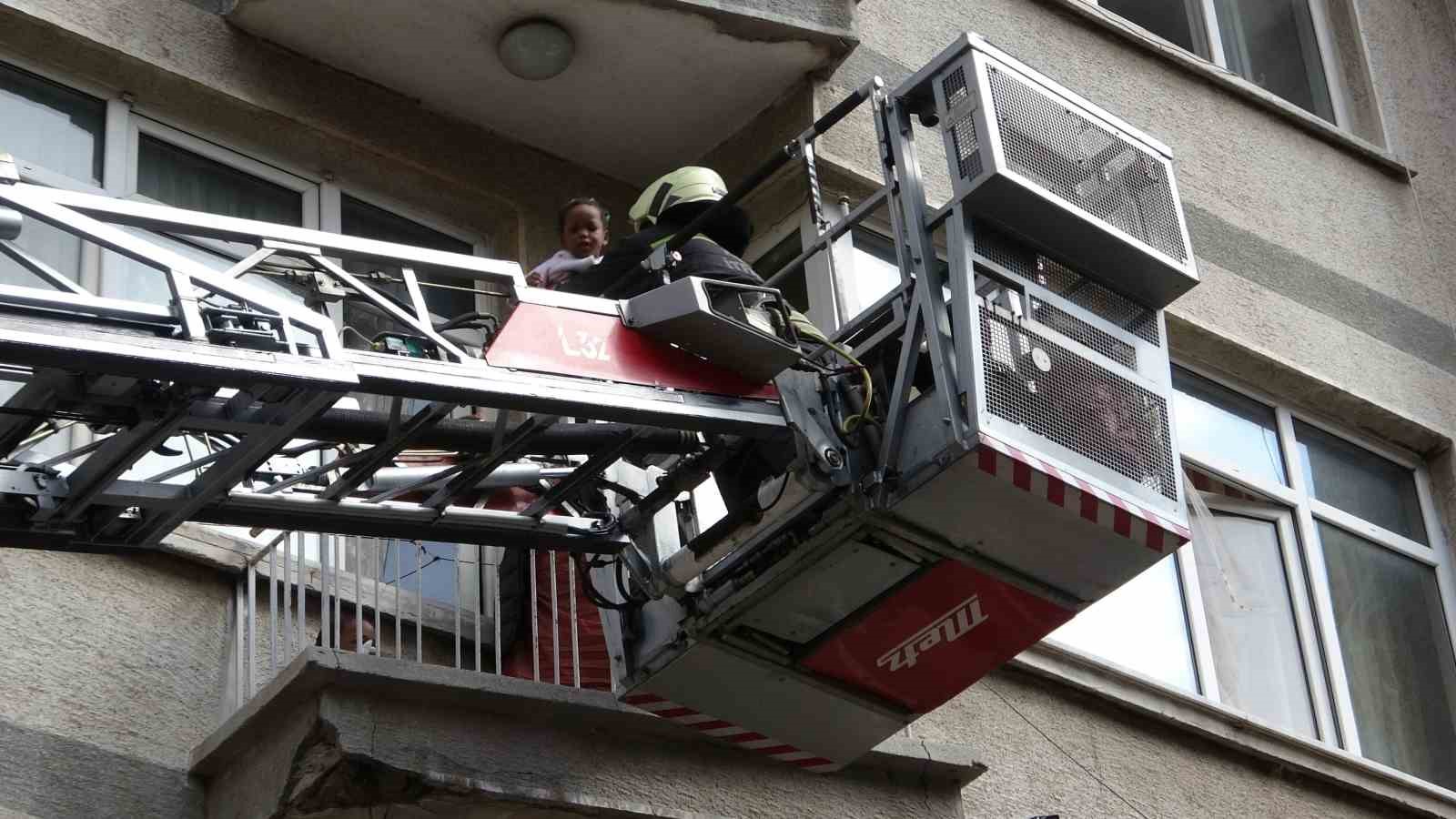 Konya’da binada çıkan yangında mahsur kalan 5’i çocuk 8 kişi ekiplerce kurtarıldı
