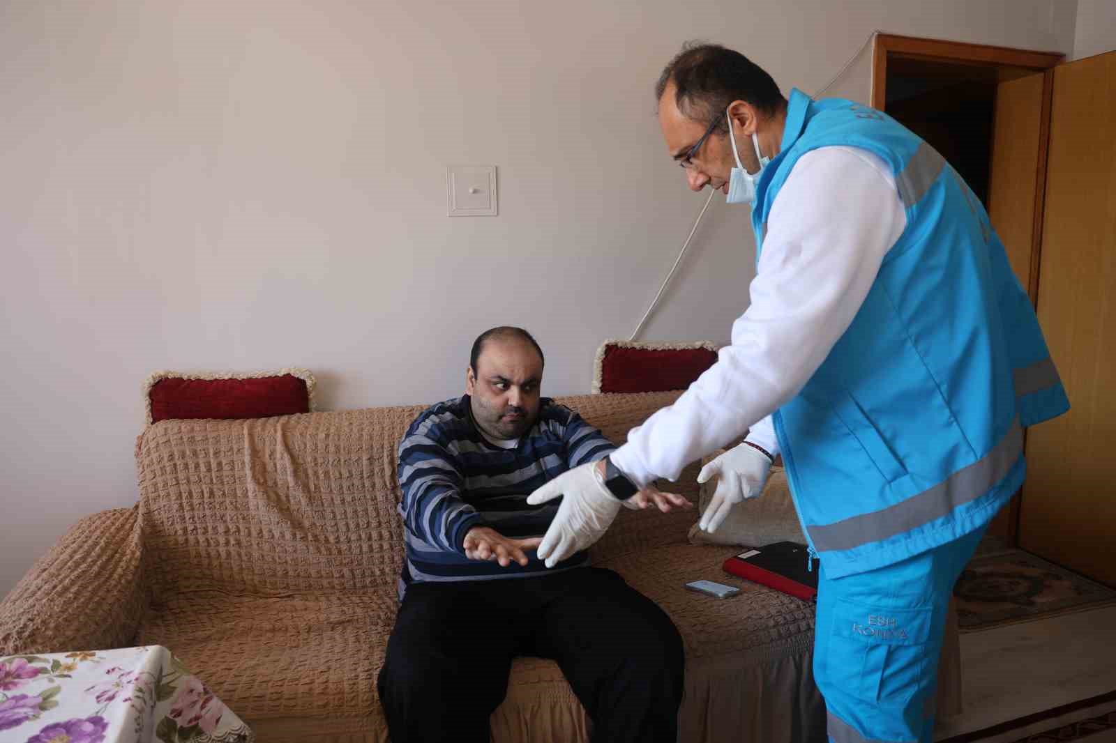 Konya’da ilk; evden çıkamayan engelli hastalara evde sağlık raporu hizmeti
Konya’da ilk; evden çıkamayan engelli hastalara evde sağlık raporu hizmeti