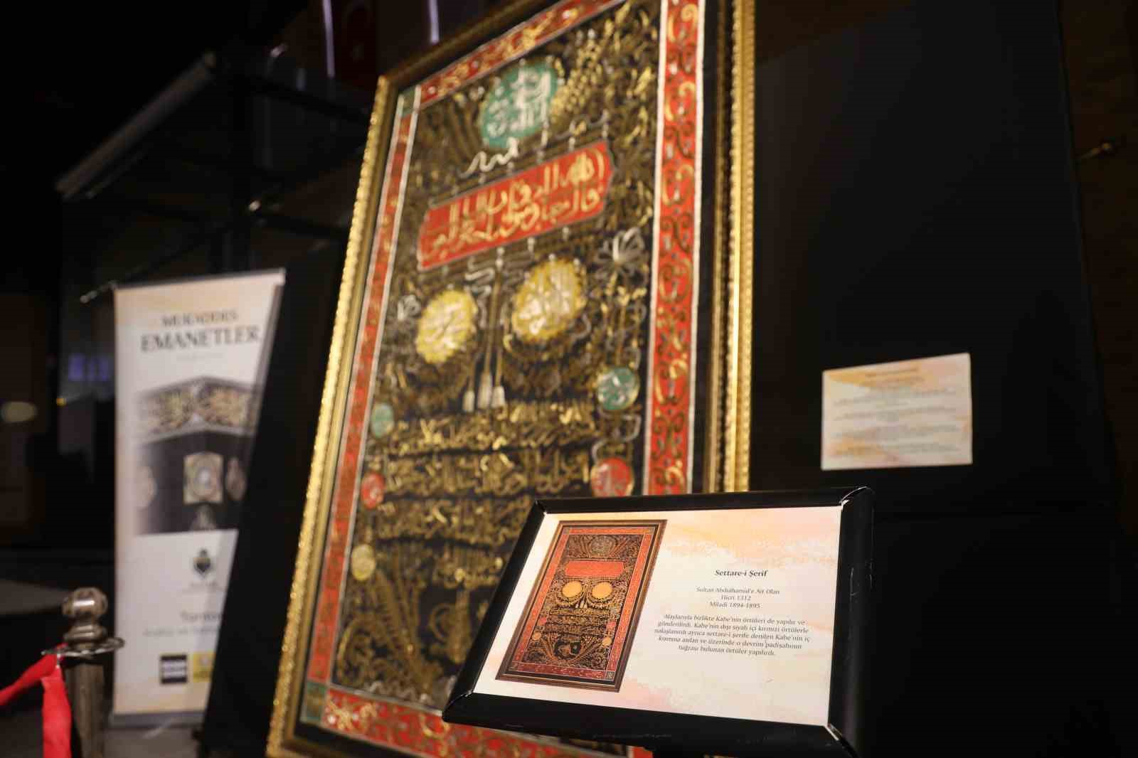 Konya’da Mukaddes Emanetler sergisine yoğun ilgi
