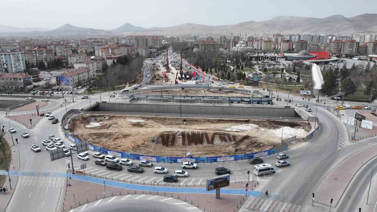 Konya’da Otogar Kavşağı’nın temeli atıldı
Konya’da Otogar Kavşağı’nın temeli atıldı