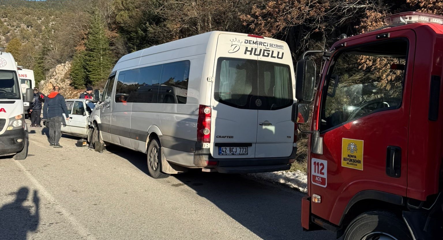 Konya’da otomobil ile yolcu minibüsü çarpıştı: 1 ölü, 1 yaralı
