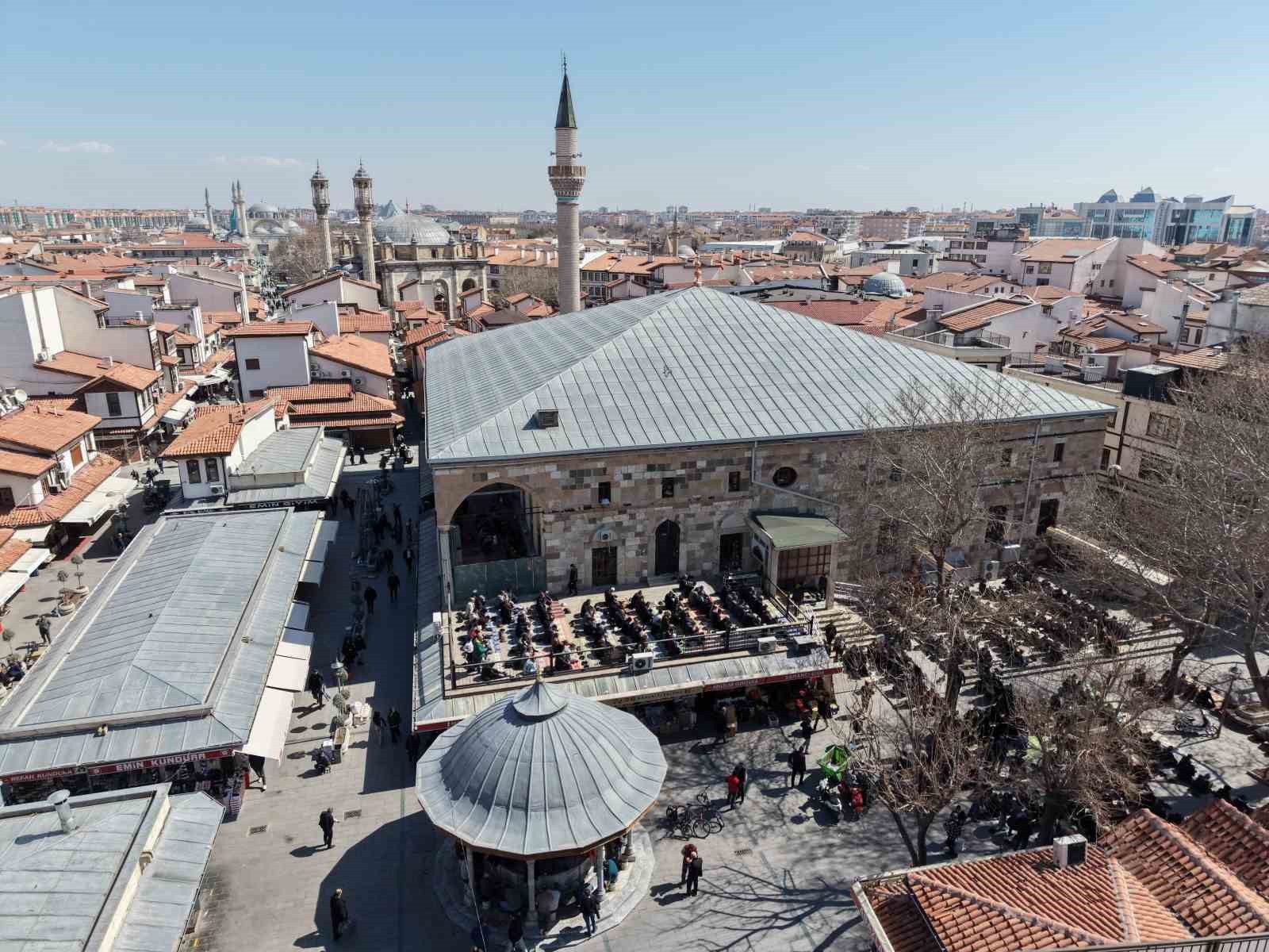 Konya’da Ramazan ayının son cuma namazı kılındı
