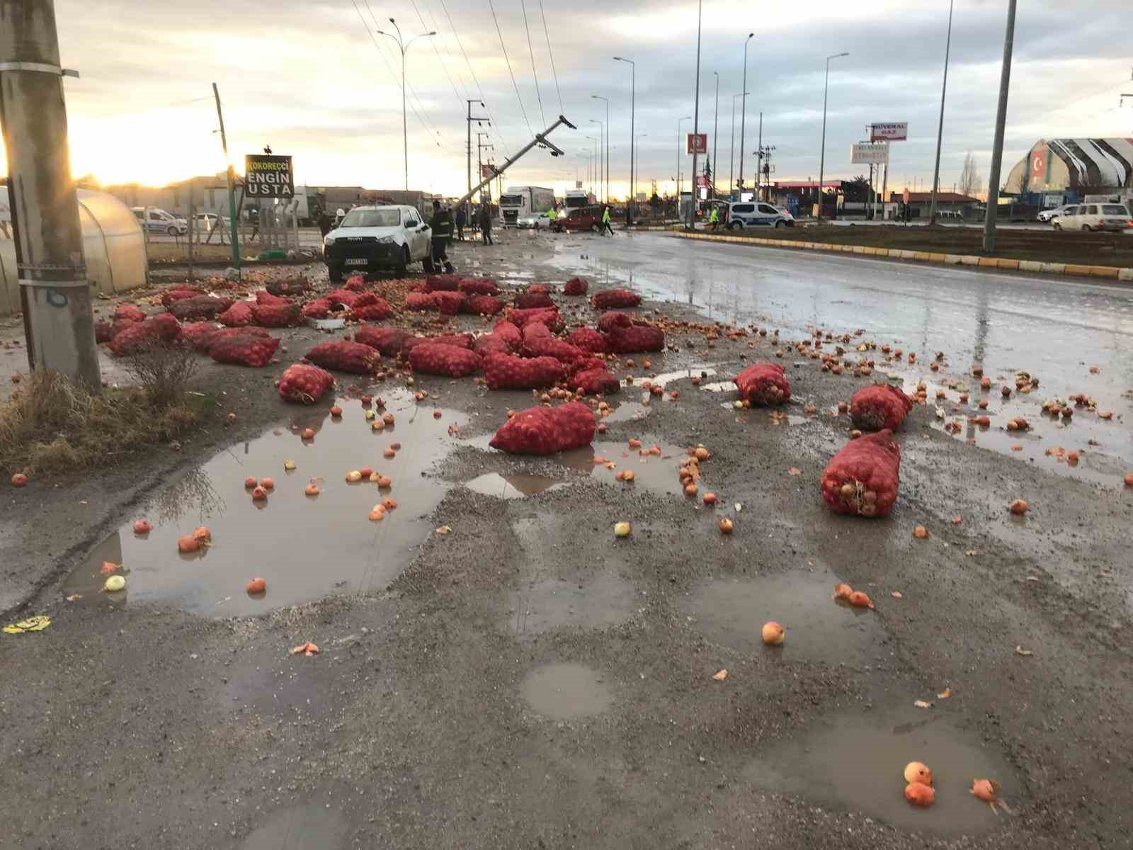 Konya’da tır ile kamyonet çarpıştı: 1 yaralı
