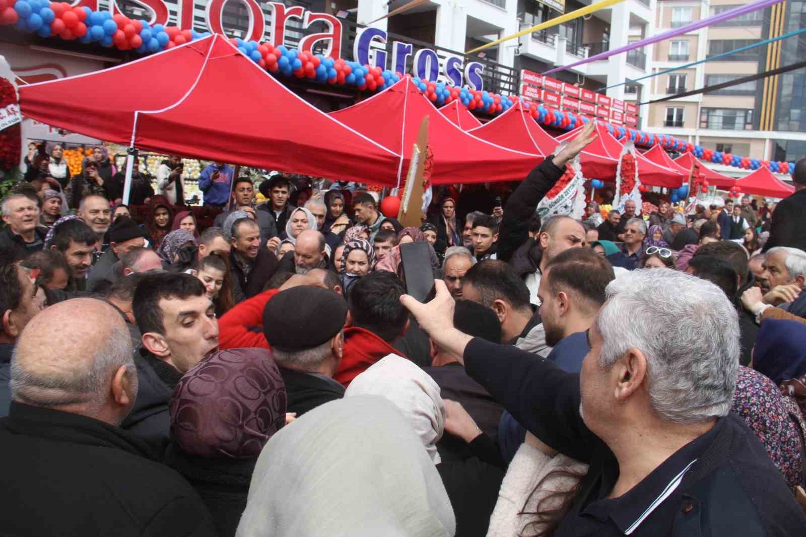 Konya’da ucuz televizyon izdihamı
