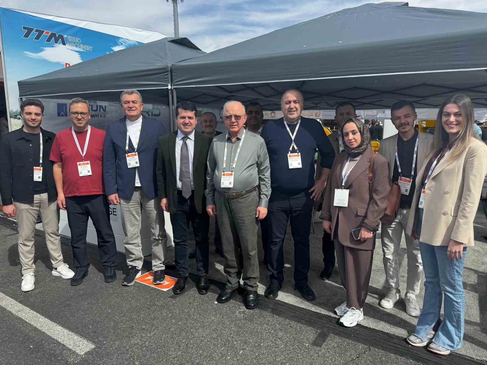 Konyalı dökümcüler, KSO’nun desteğiyle Amerika’daki fuarda stant açtı
Konyalı dökümcüler, KSO’nun desteğiyle Amerika’daki fuarda stant açtı