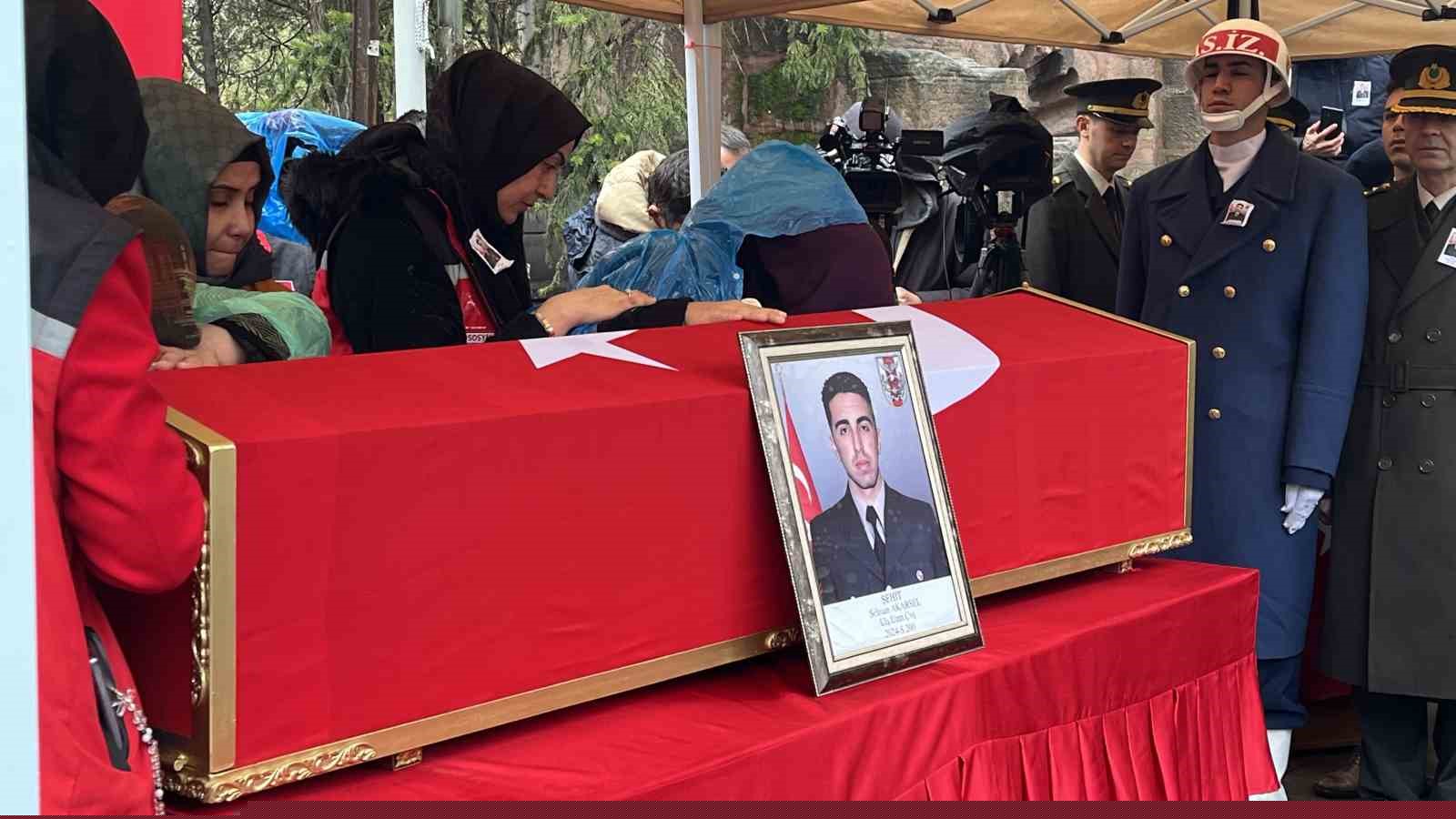 Konyalı şehit Uzman Çavuş Selman Akarsel son yolculuğuna uğurlandı
