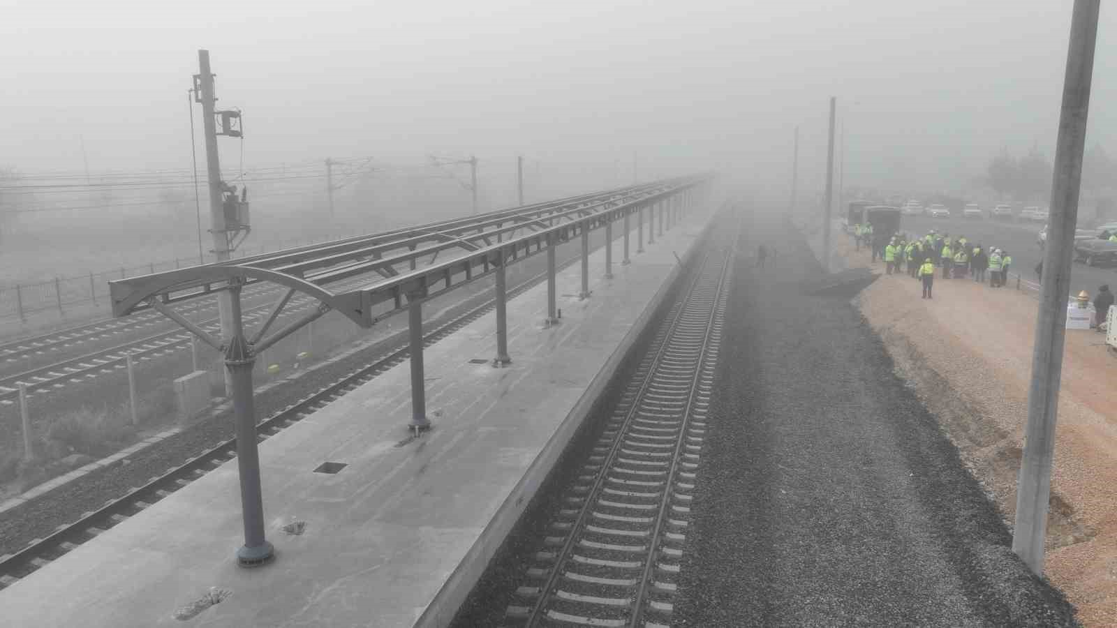 KONYARAY Banliyö Hattı’nda ray birleştirme kaynak programı yapıldı
KONYARAY Banliyö Hattı’nda ray birleştirme kaynak programı yapıldı