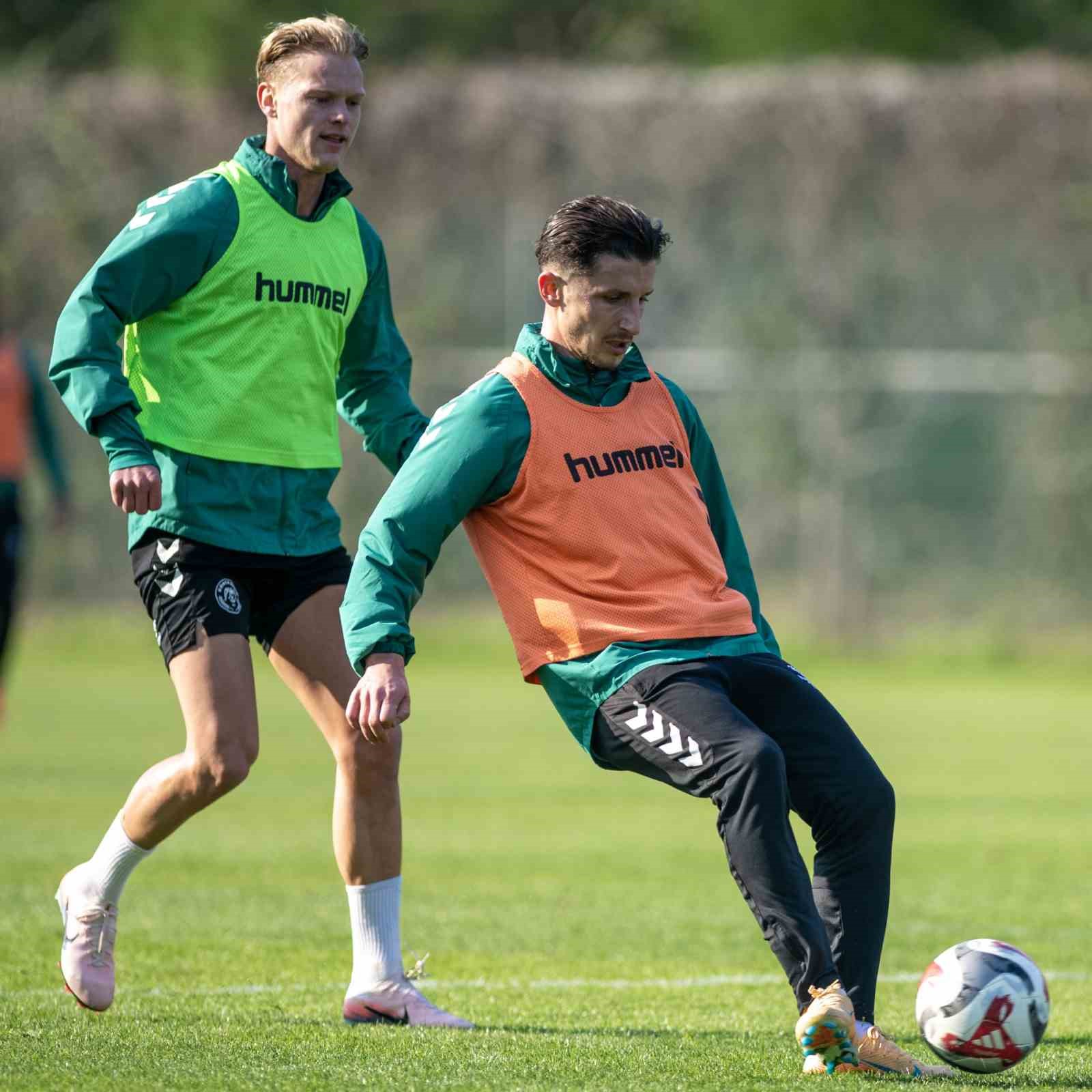 Konyaspor, Antalya kampı hazırlıklarını sürdürüyor
