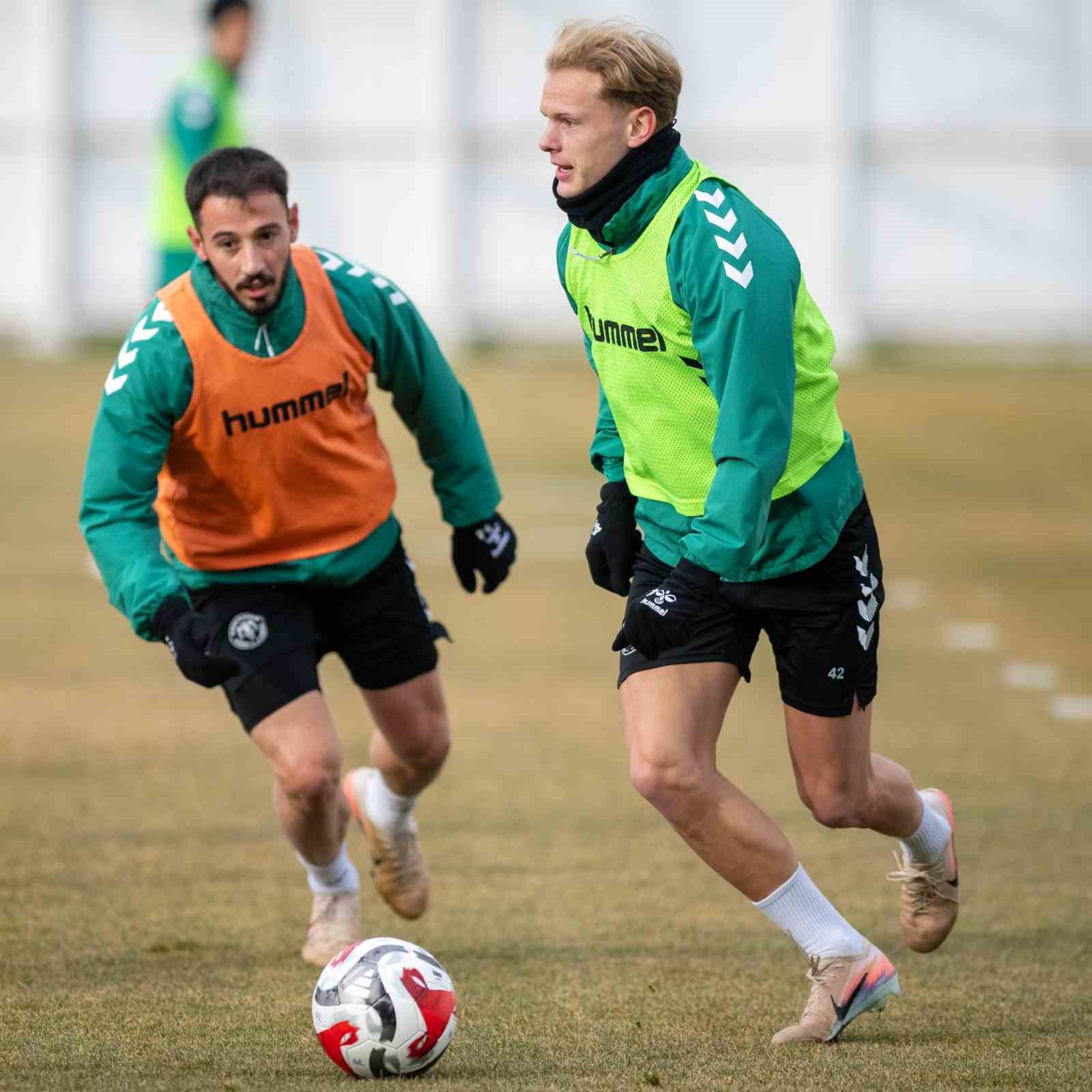 Konyaspor, Beşiktaş maçının hazırlıklarına başladı
