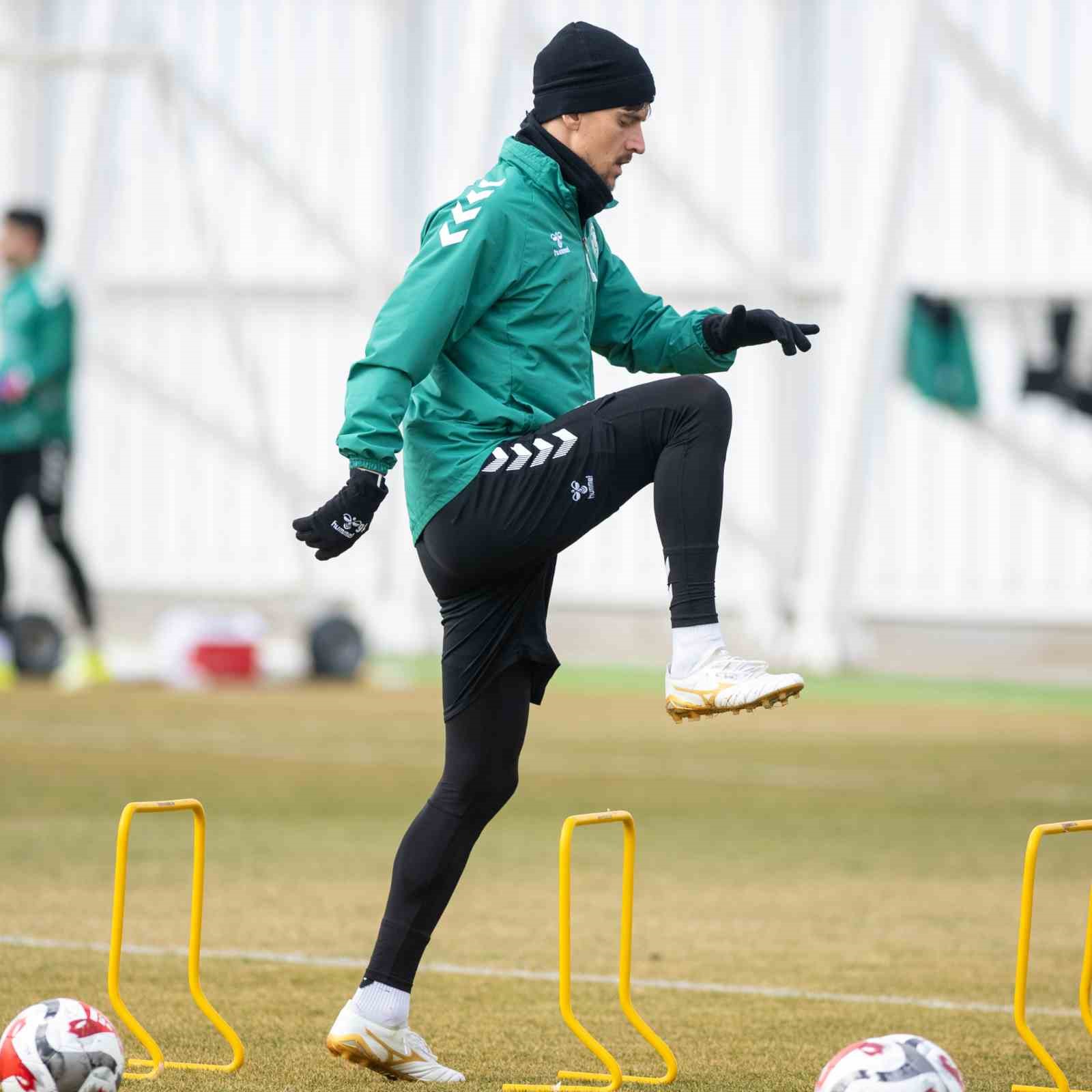 Konyaspor, Beşiktaş maçının hazırlıklarını sürdürüyor
