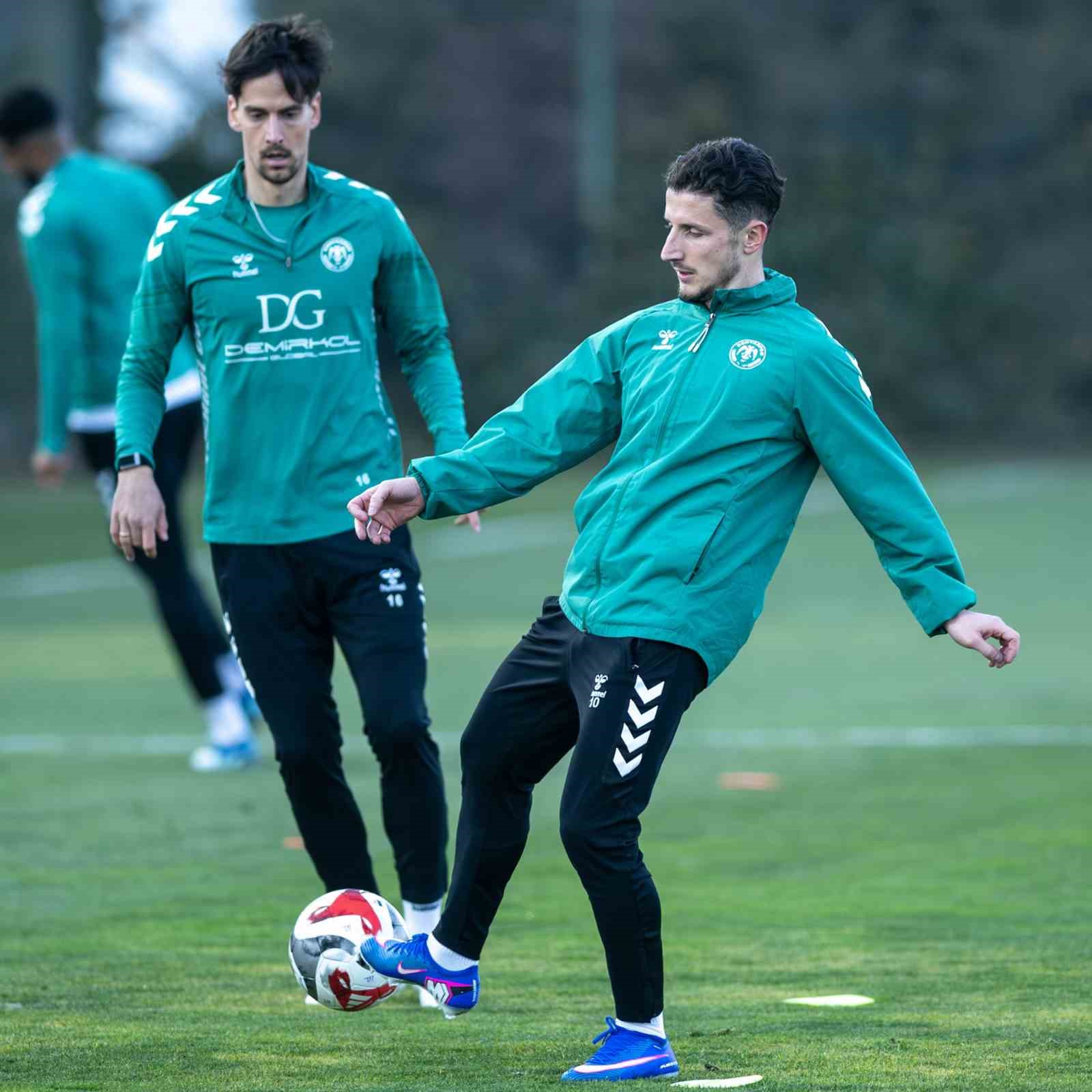 Konyaspor, Galatasaray maçı hazırlıklarına başladı

