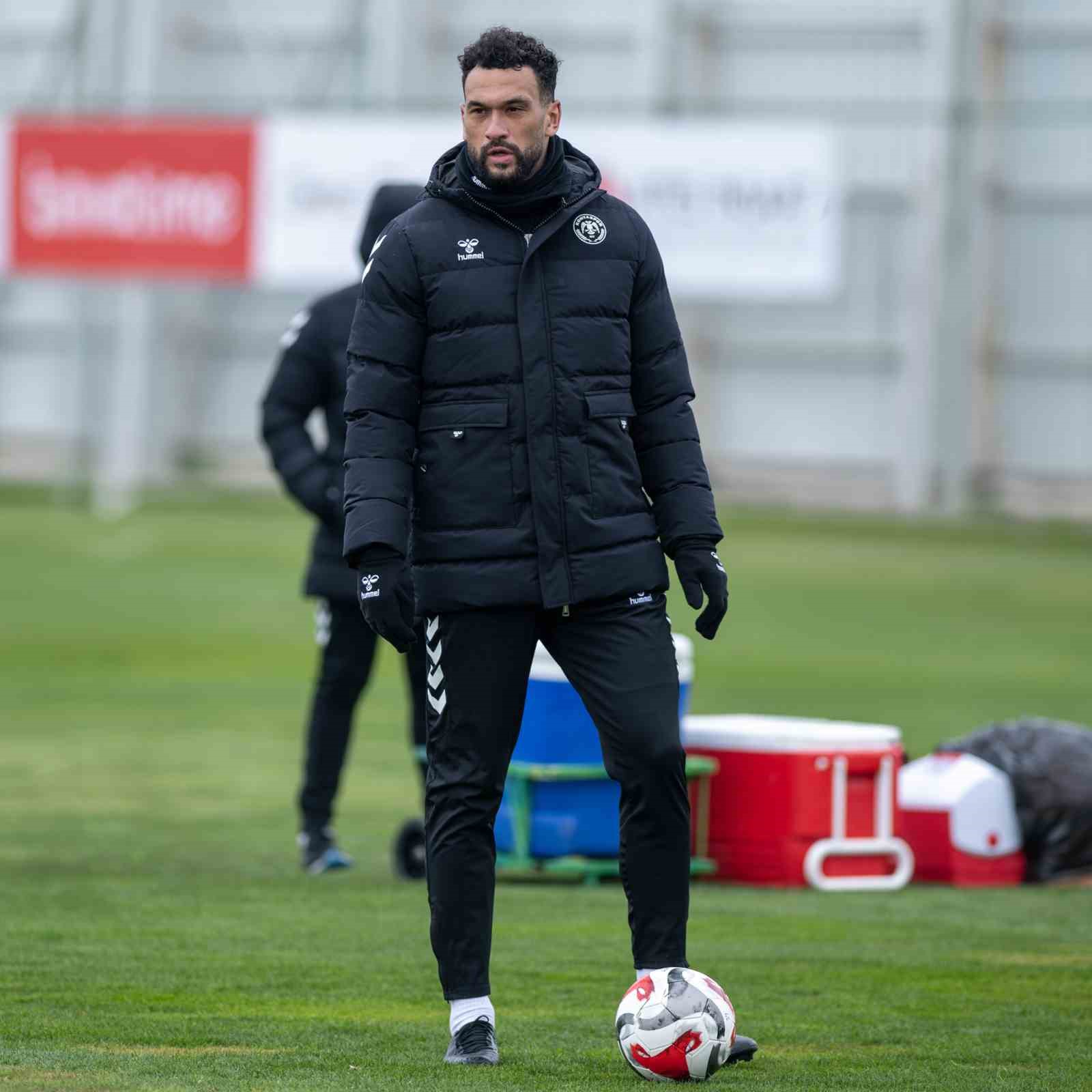 Konyaspor’da Steven Caulker, İlhan Palut’un ekibine dahil oldu
