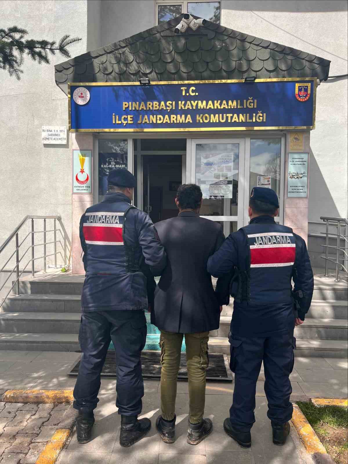 Köpeği zincirle ağaca asarak öldüren şahıs gözaltına alındı
